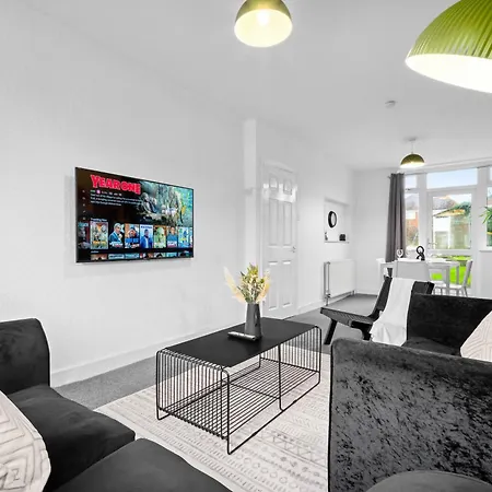 Stylish 3 Bedroom House - Parking - Garden - Great Barr - Netflix - Top Rated -121J Birmingham Extérieur photo